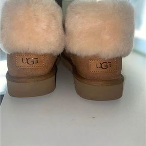 Mini Fluff Uggs